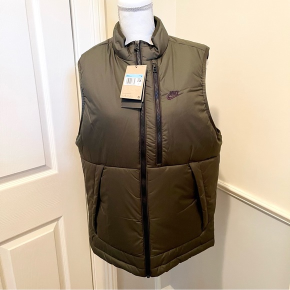 Nike Men's Sportswear Therma-Fit
Legacy Track Vest - Picture 4 of 7